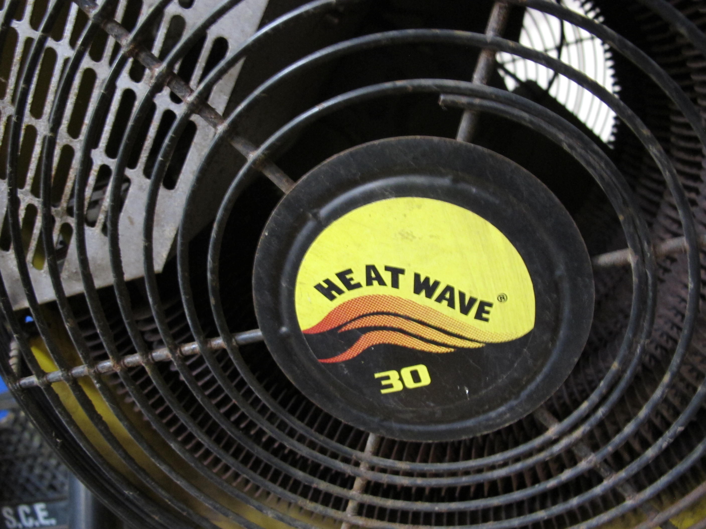 FOSTORIA HEAT WAVE 30 PORTABLE HEATER, 3 PHASE, 480 V, 60 HZ. LOADING & HANDLING FEE $15-4033